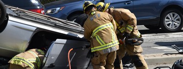 Uno de los mayores expertos en seguridad vial de España avisa sobre los coches modernos: "Los conductores mueren de forma estúpida" 