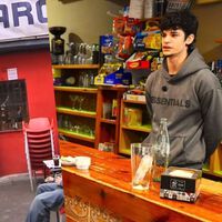 Mario tiene 23 años y reabrió el bar de su abuelo en un pueblo de 100 habitantes: "Quiero poder vivir en mi pueblo. Para mí el éxito es no tener que irme" 