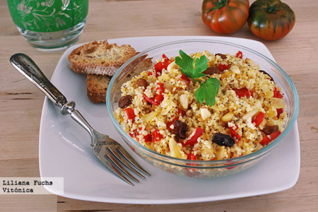 Cuscús salteado con frutos secos y semillas. Receta saludable