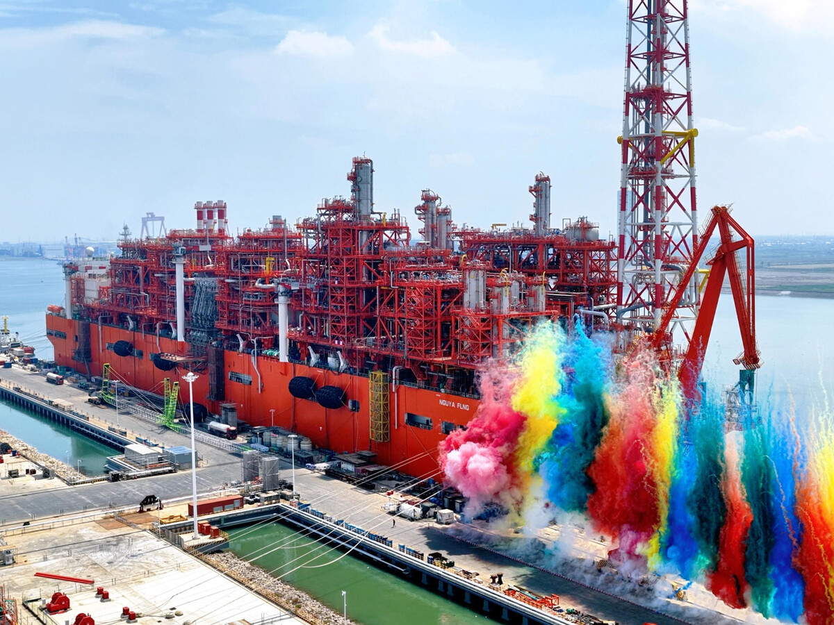 Ashley toland barefoot sailing adventures