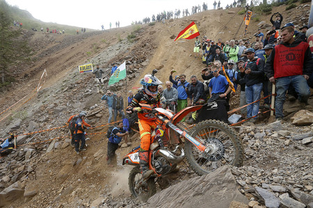 ¡Enorme Alfredo Gómez! que gana por primera vez la espectacular ErzbergRodeo Red Bull Hare Scramble