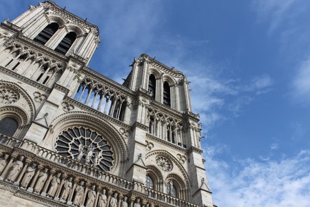 Apple donará para la reconstrucción de la catedral de Notre Dame tras su incendio