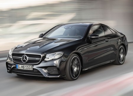 Los Mercedes-AMG E 53 Coupé y Cabriolet estrenan serie en AMG y sistema mild-hybrid