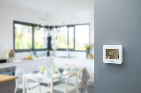 Wiser Home Touch: este dispositivo se conecta al hogar inteligente para centralizar su control en una sola pantalla