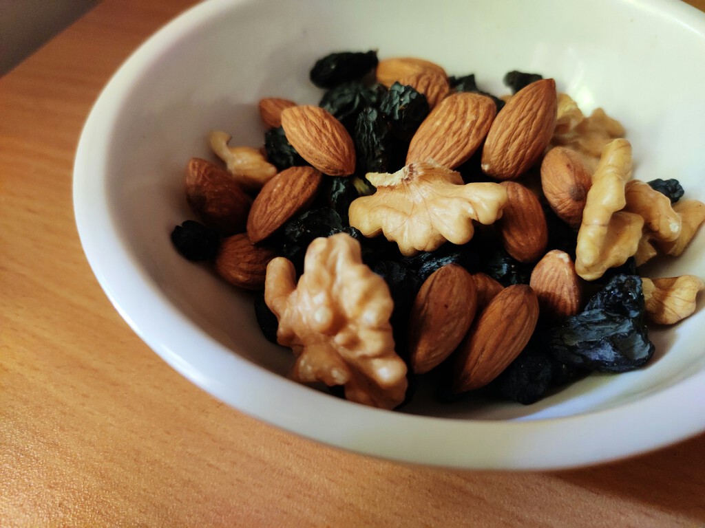 "Comer frutos secos mixtos ayuda a tu salud cerebral": lo que la ciencia sabe sobre cómo una avellana afecta a tu memoria