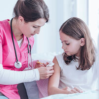 Los adolescentes de 12 a 15 años ya pueden inmunizarse con la vacuna de Pfizer contra la Covid