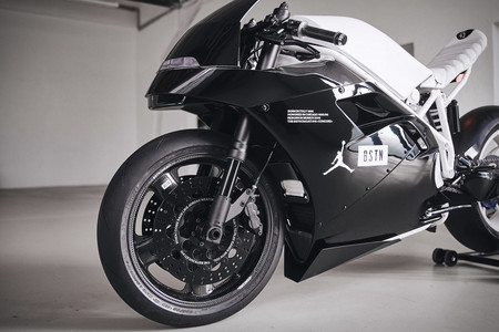 Ducati 916 Bstn 1