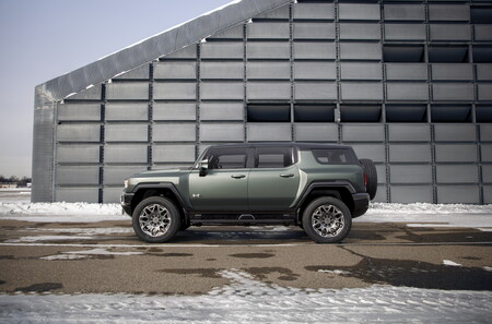 Hummer EV SUV 2024 2