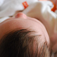 Cuándo, cómo y por qué (o no) cortarle el pelo al bebé