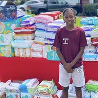 Un niño de 11 años monta un puesto de limonada para conseguir pañales para madres solteras necesitadas: un ejemplo solidario