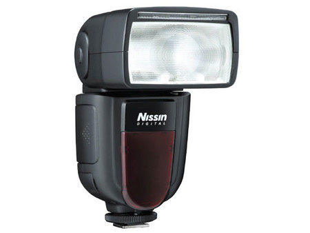 El nuevo flash Nissin di700, con power pack incluido, podría estar disponible a final de mes