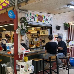 El rinconcito en el centro de Coyoacán donde puedes comer chilaquiles rellenos por menos de $150