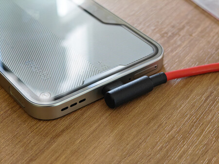 Ese cable es maravilloso | Imagen: Xataka