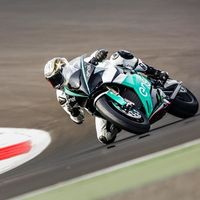 Así se mueve pero no se escucha la Energica Ego de MotoE en manos de Loris Capirossi