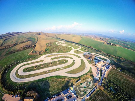 Un día de entrenamientos en el rancho de Valentino Rossi con Dainese cuesta 750 euros, y ya no hay plazas