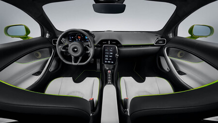 McLaren Artura interior