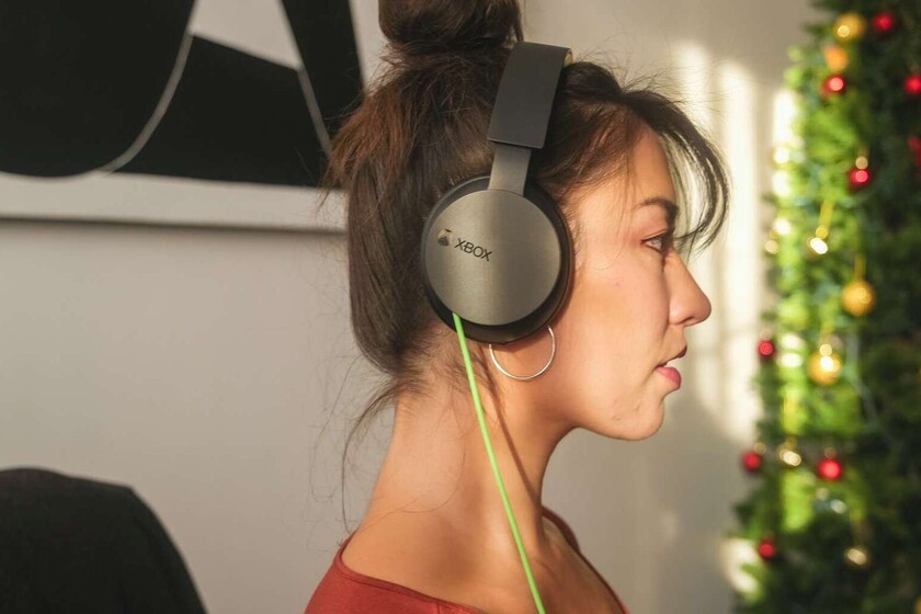 Droższe słuchawki, teraz przewodowe i kompatybilne z Dolby Atmos i DTS:X