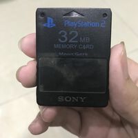 Encontró el lado oscuro de la fuerza una memoria de la PS2: esta tarjeta tiene una creativa referencia a Star Wars  