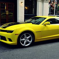 Ojo si dejas el coche mal aparcado en esta ciudad: lo van a subastar 10 días después de que se lo lleve la grúa