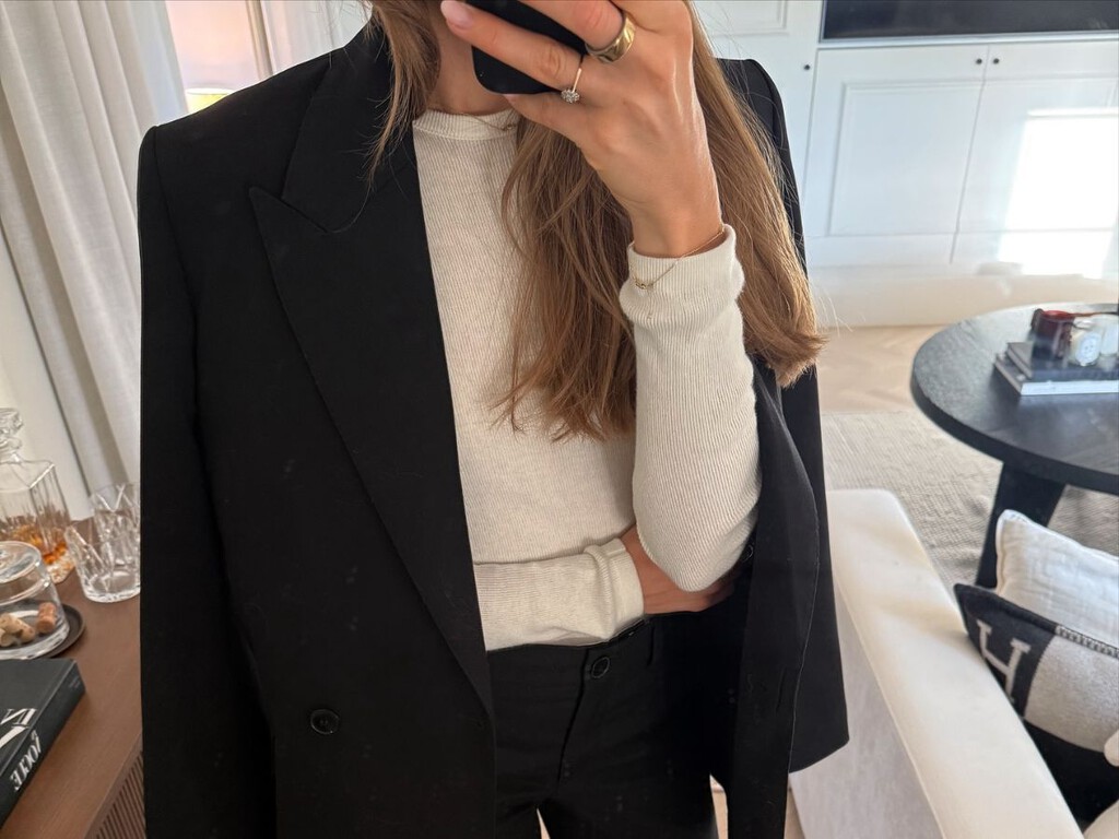 Cinco jerséis de cashmere eternos de Zara, Massimo Dutti y más que merece la pena tener en el armario este invierno (y siempre) 