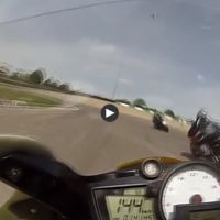 Cuando te quedas sin frenos en circuito a 200 km/h con tres motos delante y se te aparece la virgen