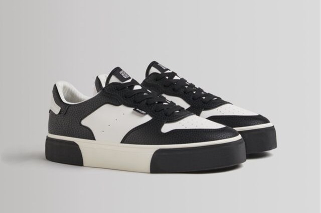 Zapatillas combinadas a blanco y negro