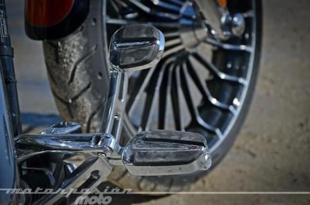 harley_davidson_cvo_breakout