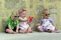 Los menores de tres años deben usar gafas de sol