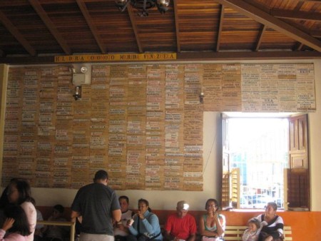 800px Full Range Of Heladeria Coromotos Ice Cream Flavours