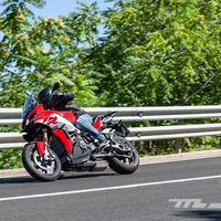 Probamos la BMW S 1000 XR: una moto trail 100% asfáltica de 165 CV, más agresiva y más polivalente 