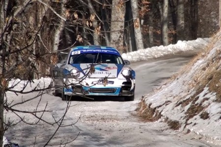 Y así, Romain Dumas y su Porsche 911 GT3 RS convierten un infierno helado en minuto y medio de maestría
