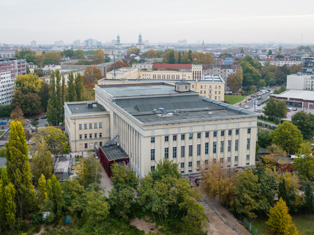 Prédio de Berghain que uma vez foi uma usina (Creative Commons/Arne Müseler)
