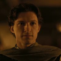 "Aprendí muchísimo de él, me ha dado varios consejos". Tom Holland se deshace en elogios hacia Matt Damon tras verle trabajar en 'La odisea'
