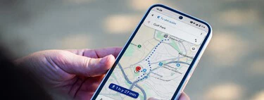 Llevo años usando Google Maps para guiarme a pie y no conocía este atajo para hacer zoom: ahora puedo usar el móvil con una mano 