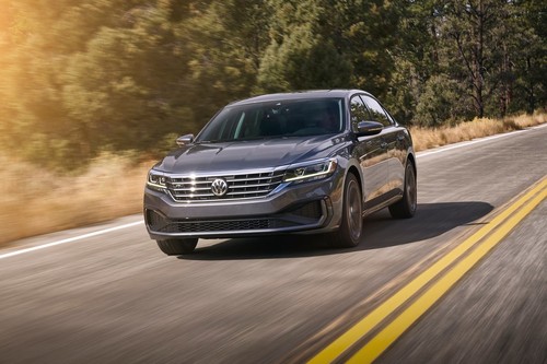El Volkswagen Passat 2020 es nuevo, aunque menos tecnológico que Jetta
