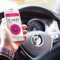 Así funcionan las apps más populares para estacionar tu coche en zona azul y evitar una multa de aparcamiento