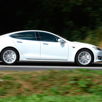 El Tesla Model S no logra su objetivo de 7:05 en Nürburgring a pesar de ser ya 29 segundos más rápido que el Porsche Taycan