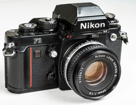 Nikon publica dos vídeos más que parecen presagiar su nueva cámara de estilo «retro»