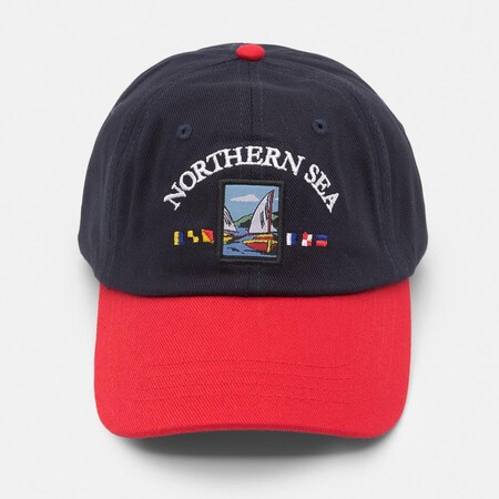 Austin Butler Redefine El Dad Style Con El Nuevo Accesorio Infalible Para Los Hombres Las Gorras De Souvenir Como Nuevo Complemento De Culto