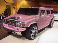 Hummer H2 Rosa: Kitty se alista en la legión