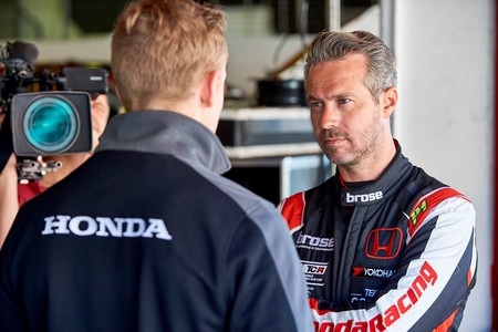 Un recuperado Tiago Monteiro vuelve a las carreras un año después de su grave accidente en Barcelona