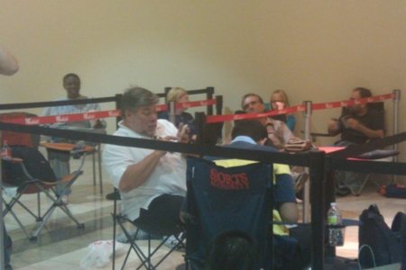 Imagen de la semana: Steve Wozniak también hace cola para conseguir su iPhone 4