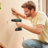 Oferta de impacto: Amazon tiene el taladro inalámbrico de Bosch con luz LED ideal para la casa y el jardín rebajado a solo 70 euros 