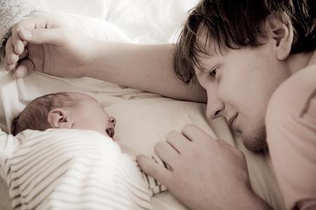 La foto de tu bebé en marzo: con papá