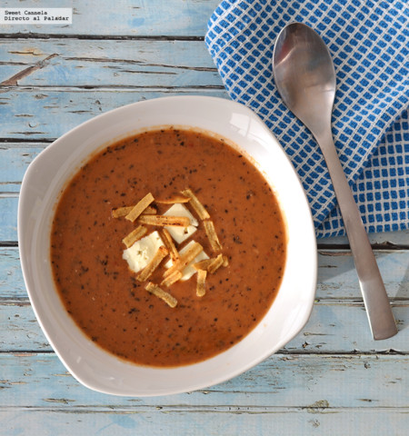 Sopa de frijol negro con jitomate. Receta