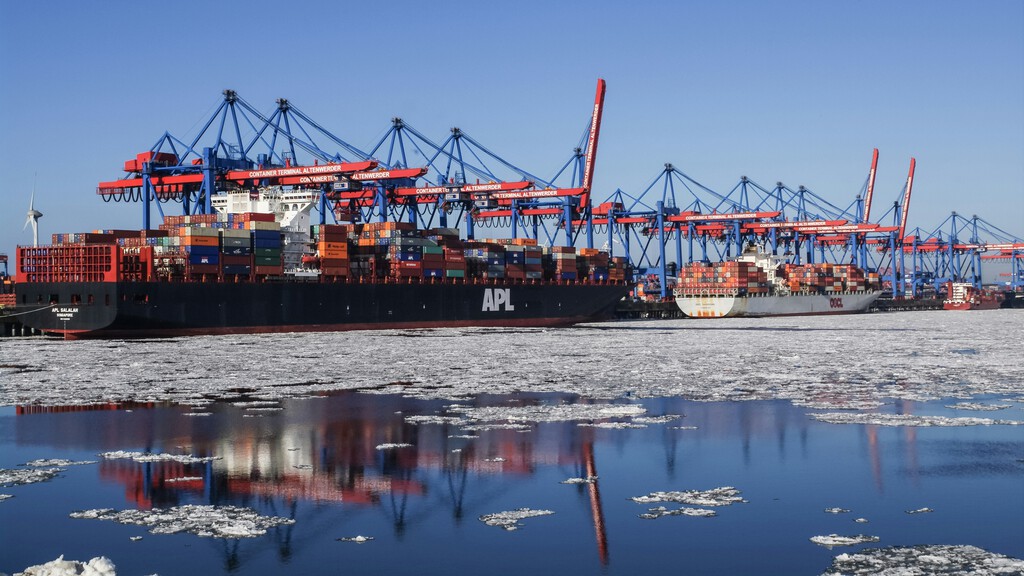 Una ruta comercial a través del Ártico ha sido el sueño imposible de la marinería desde hace siglos. China acaba de abrirla
