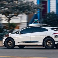 Waymo presenta la quinta generación de su coche autónomo: 29 cámaras, LIDAR perimetral y ahorro de costes