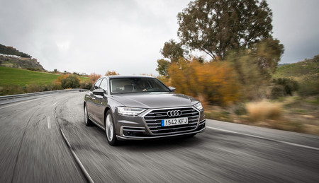 Audi A8 2018 en marcha