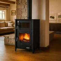 Usar una estufa de leña o pellets como calefacción principal en pleno 2025: esto es lo que cuesta hacerlo con los precios actuales 