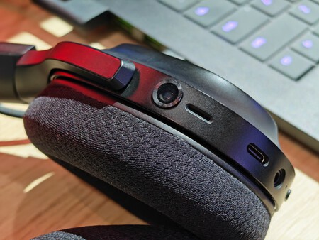 Detail of the position of the camera and microphones | Image: Xataka